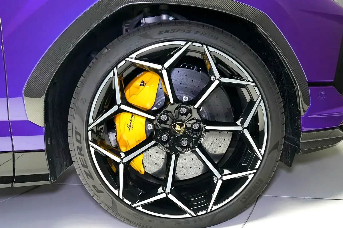 Lamborghini Urus 4.0 AT 4WD (666 حصان) - 15