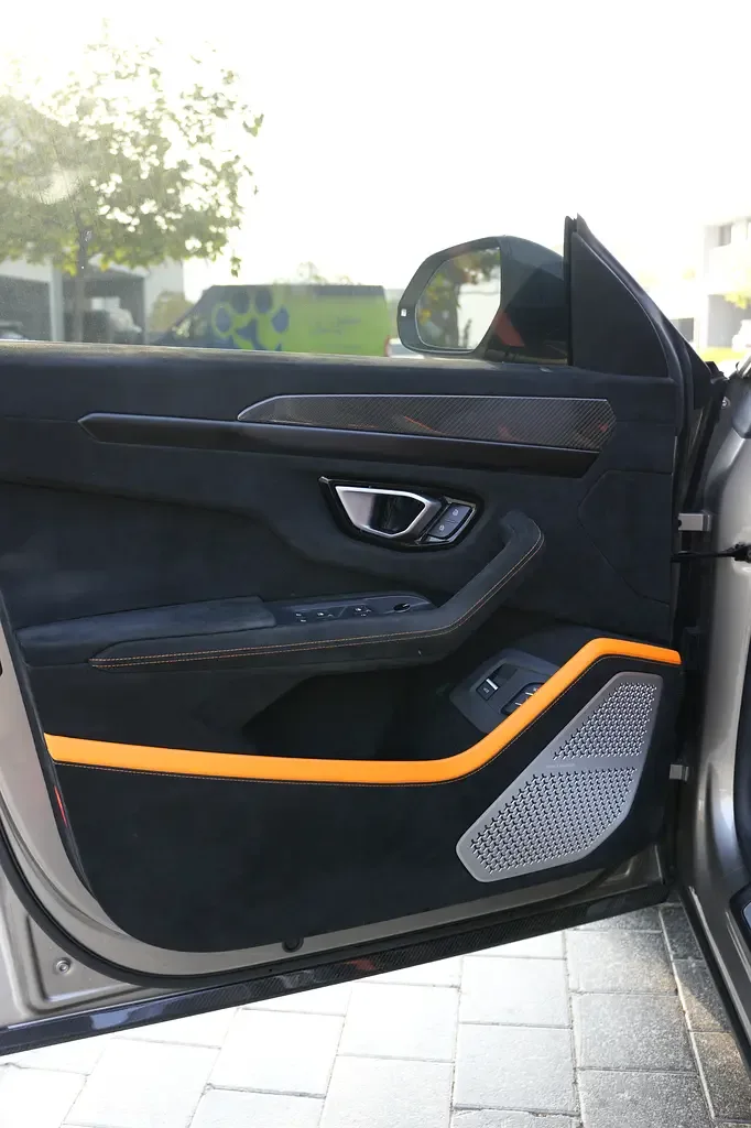 Lamborghini Urus 4.0 AT 4WD (666 hp) - 12