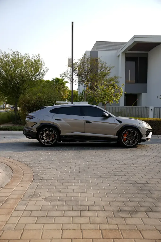Lamborghini Urus 4.0 AT 4WD (666 hp) - 14