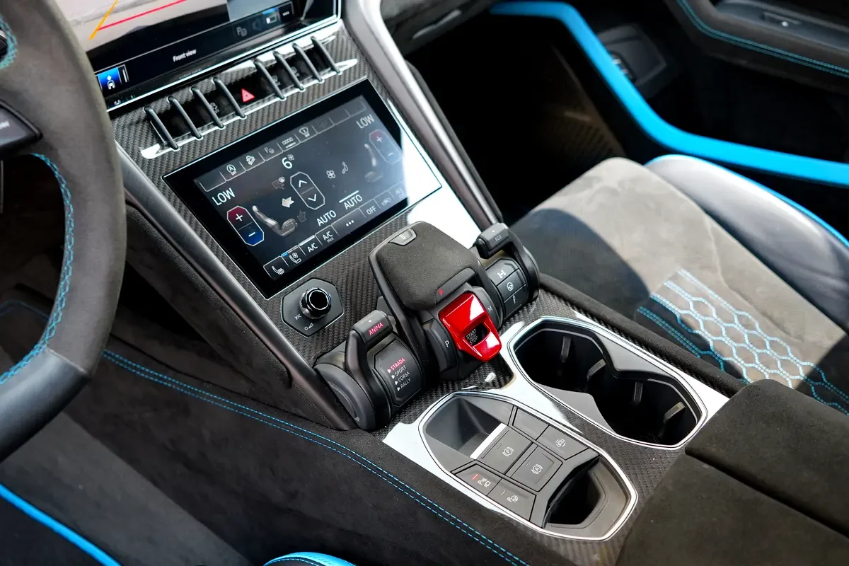 Lamborghini Urus 4.0 AT 4WD (666 حصان) - 15
