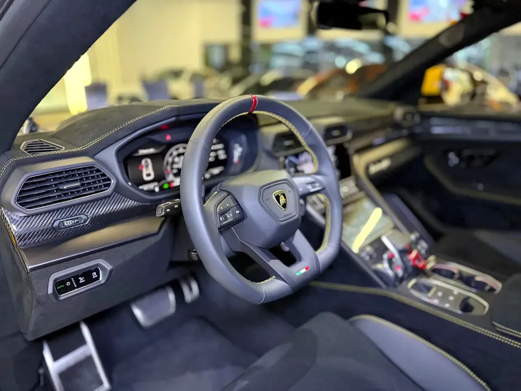 Lamborghini Urus 4.0 AT 4WD (666 hp) - 13