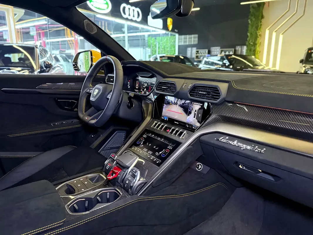 Lamborghini Urus 4.0 AT 4WD (666 hp) - 14