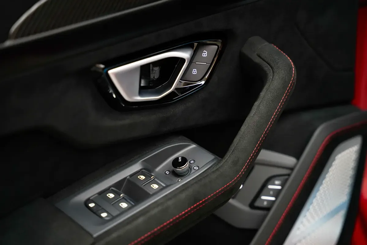 Lamborghini Urus 4.0 AT 4WD (666 حصان) - 9