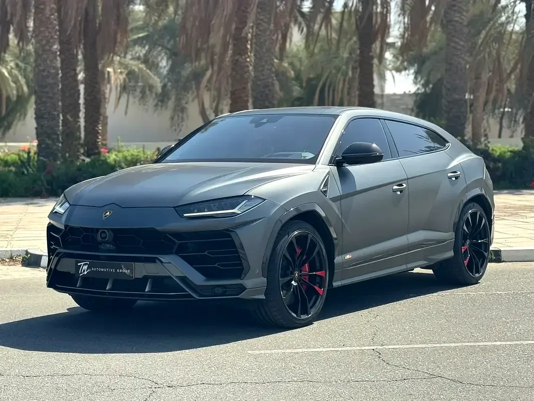 Lamborghini Urus 4.0 AT AWD (650 hp)