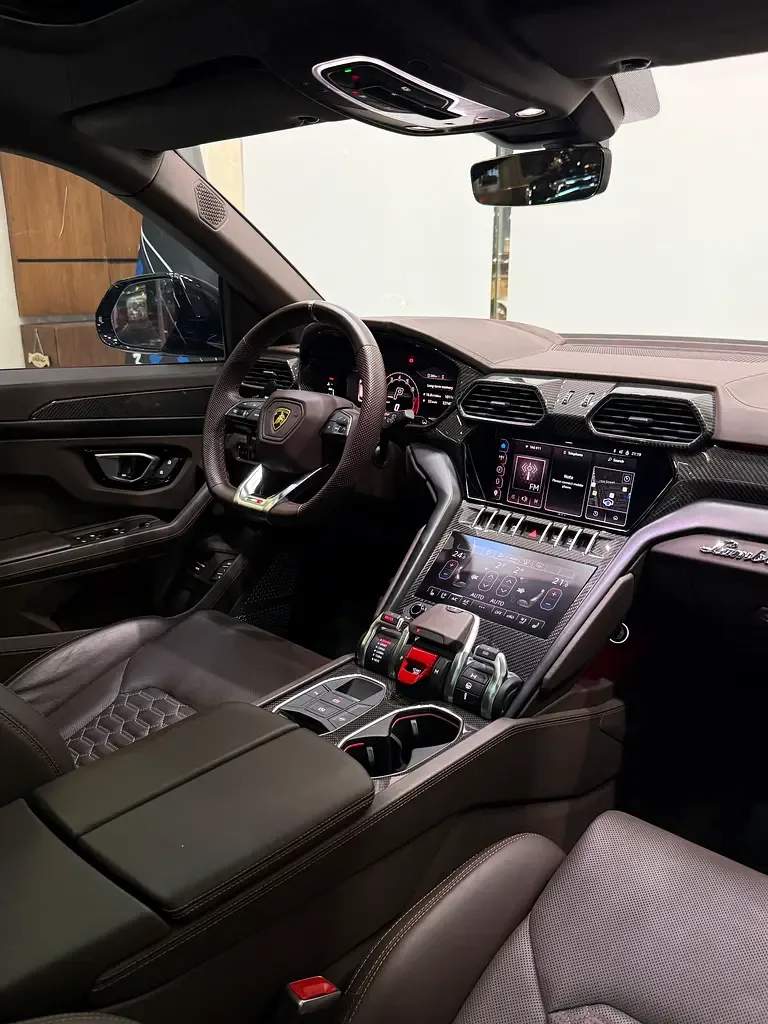 Lamborghini Urus 4.0 AT AWD (650 حصان) - 16
