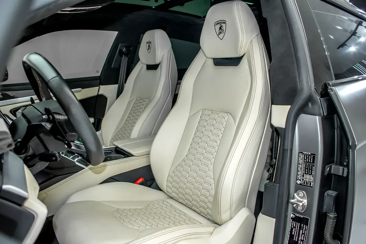 Lamborghini Urus 4.0 AT AWD (650 حصان) - 10