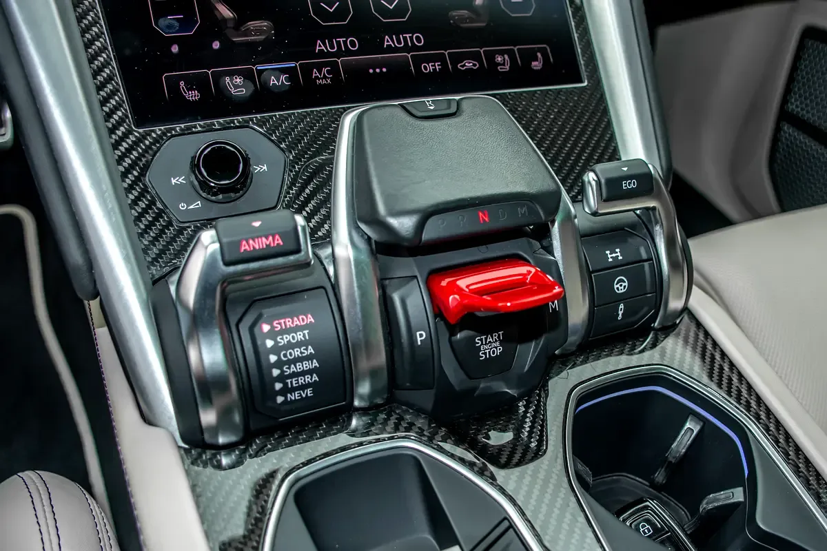 Lamborghini Urus 4.0 AT AWD (650 حصان) - 14