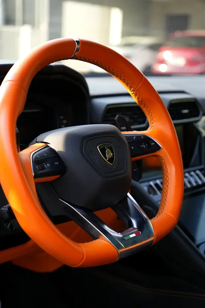 Lamborghini Urus 4.0 AT AWD (650 حصان) - 3