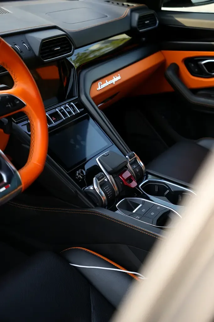 Lamborghini Urus 4.0 AT AWD (650 حصان) - 4