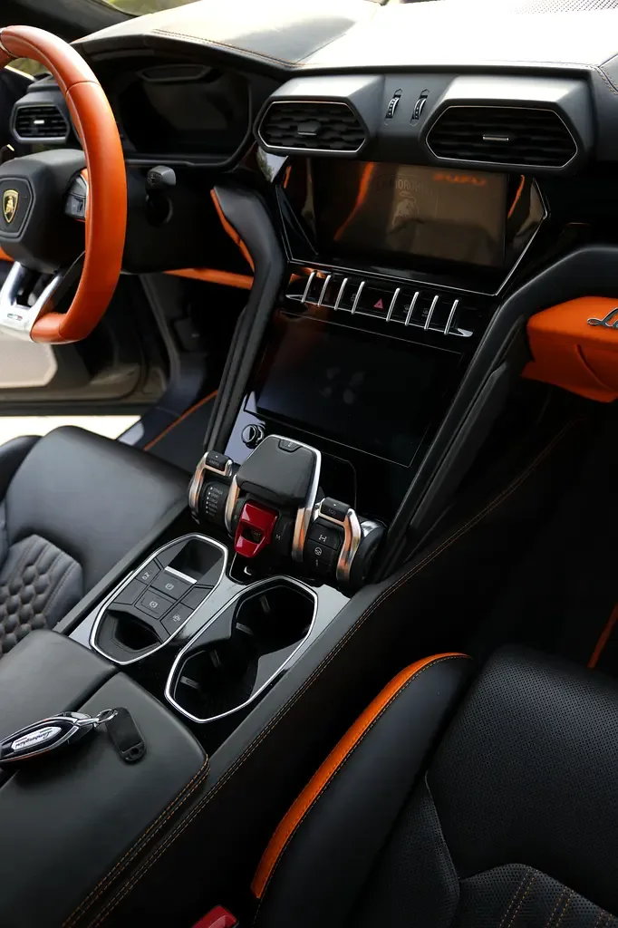 Lamborghini Urus 4.0 AT AWD (650 حصان) - 7