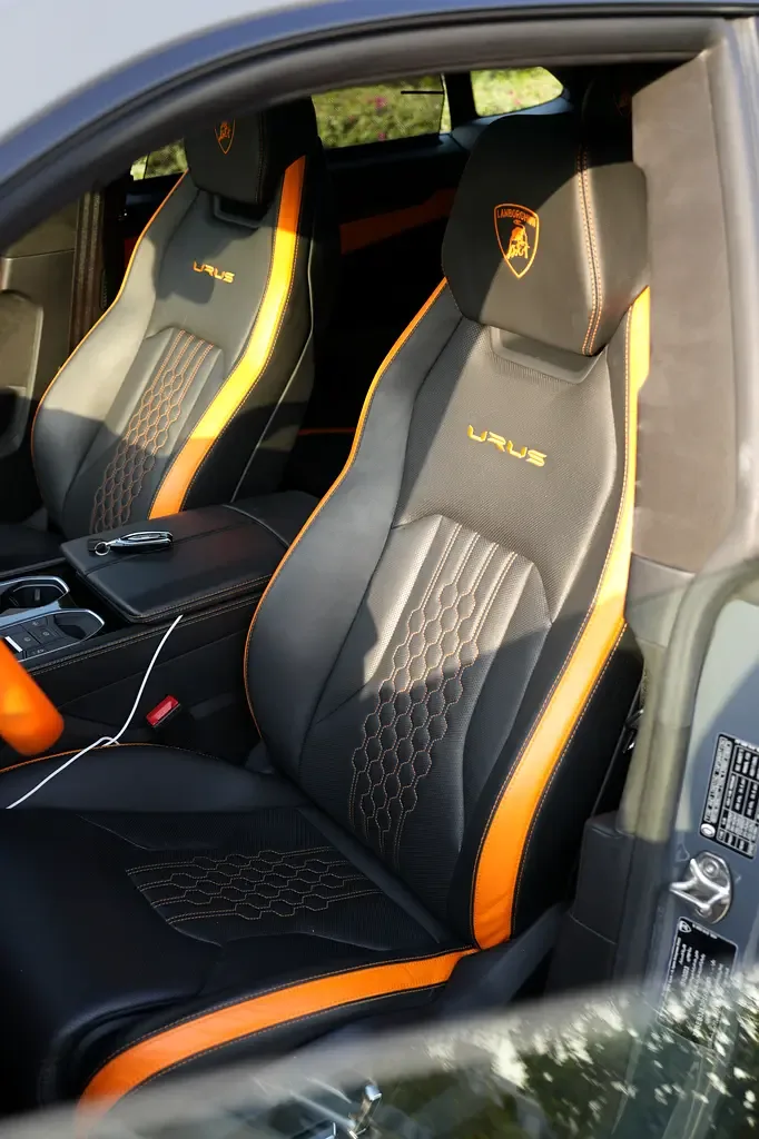 Lamborghini Urus 4.0 AT AWD (650 حصان) - 8