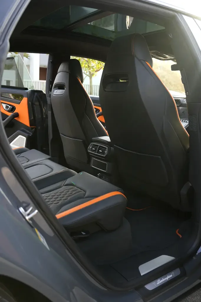 Lamborghini Urus 4.0 AT AWD (650 حصان) - 9