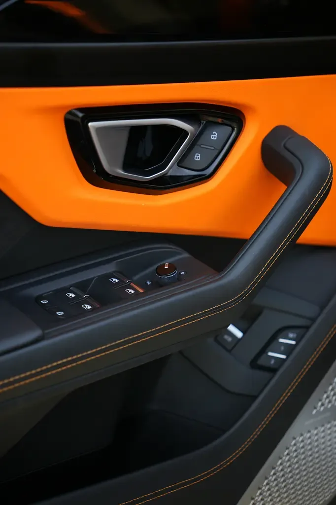 Lamborghini Urus 4.0 AT AWD (650 حصان) - 14