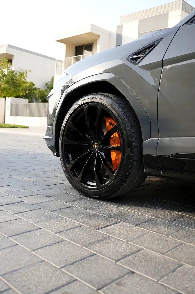 Lamborghini Urus 4.0 AT AWD (650 حصان) - 15