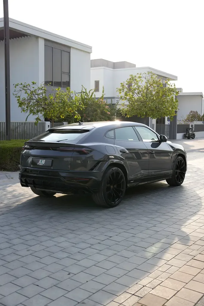 Lamborghini Urus 4.0 AT AWD (650 حصان) - 18