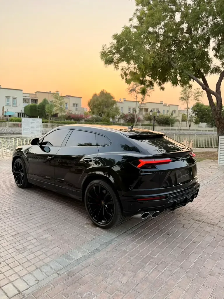 Lamborghini Urus 4.0 AT AWD (650 حصان) - 3