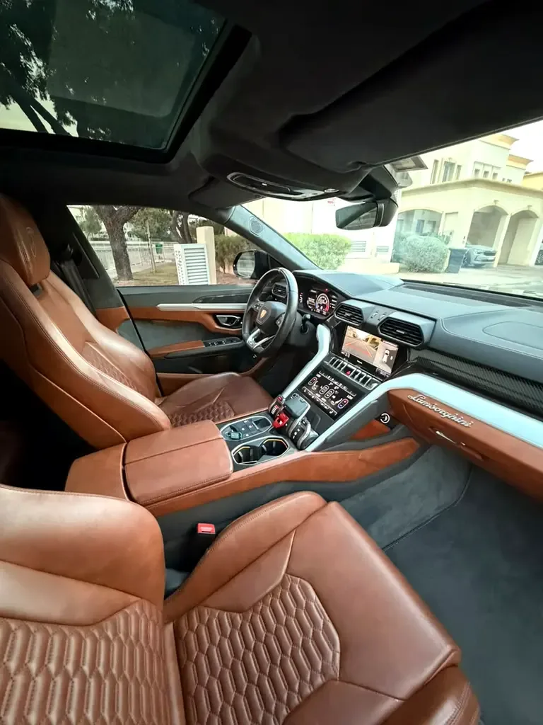 Lamborghini Urus 4.0 AT AWD (650 حصان) - 4