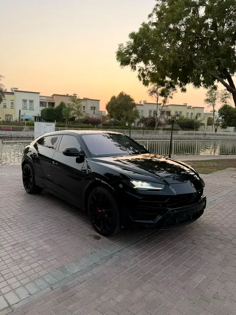 Lamborghini Urus 4.0 AT AWD (650 hp)