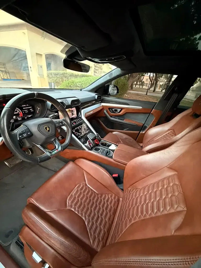 Lamborghini Urus 4.0 AT AWD (650 حصان) - 8