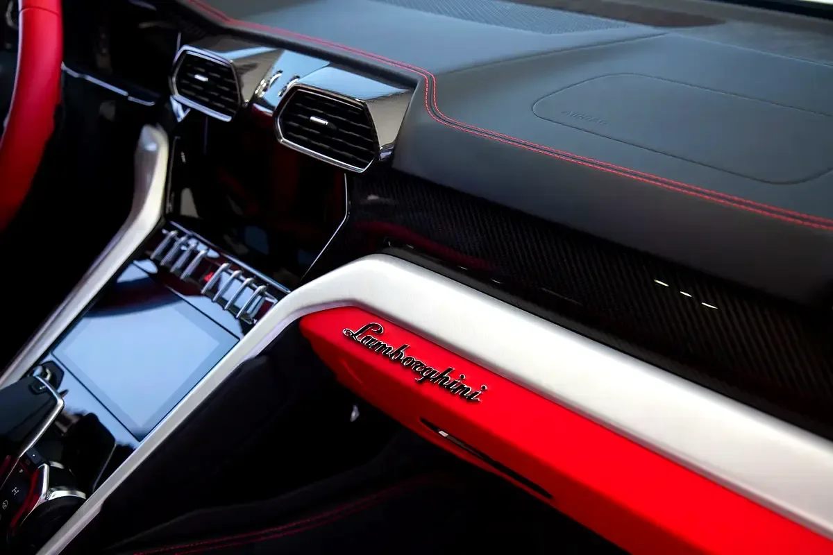 Lamborghini Urus 4.0 AT AWD (650 hp) - 16
