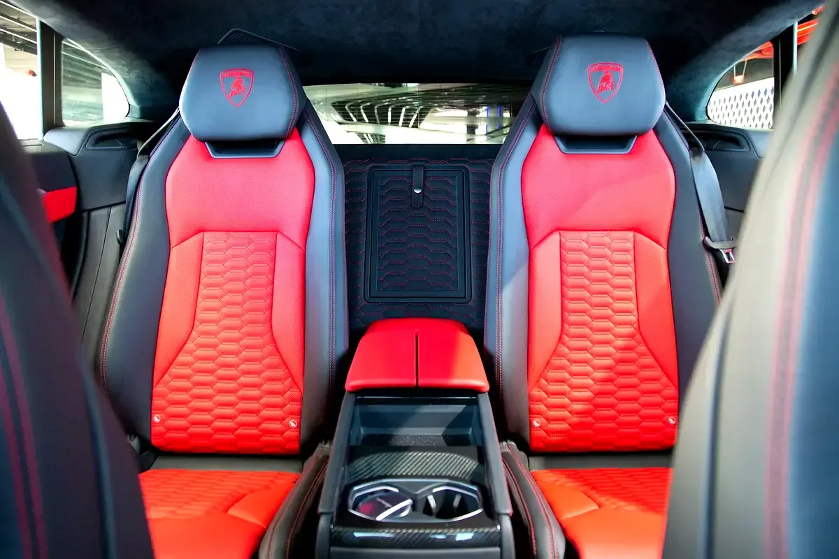 Lamborghini Urus 4.0 AT AWD (650 hp) - 17
