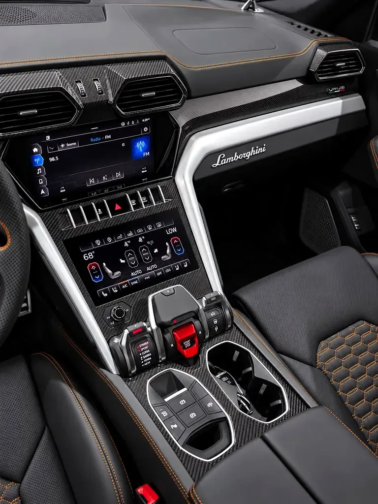 Lamborghini Urus 4.0 AT AWD (650 hp) - 11