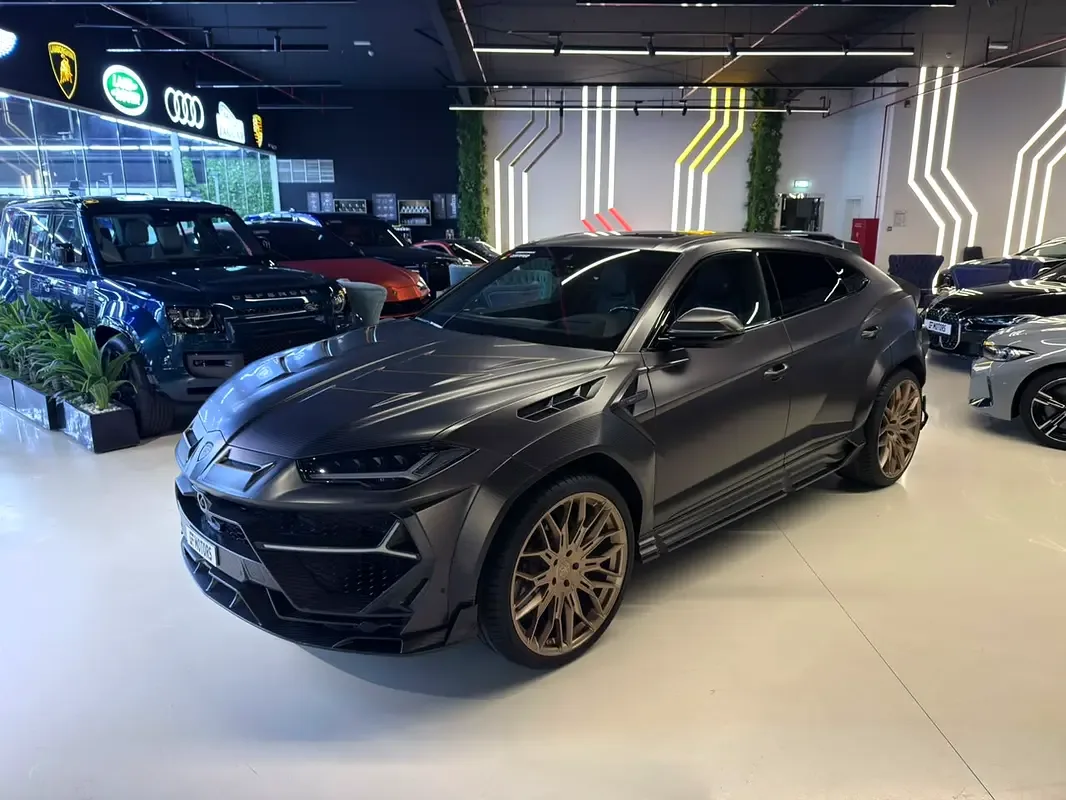 Lamborghini Urus 4.0 AT AWD (650 hp) - 2