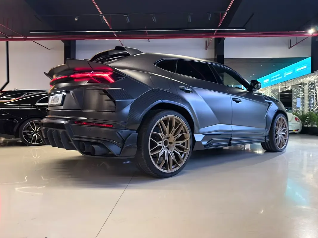 Lamborghini Urus 4.0 AT AWD (650 hp) - 8