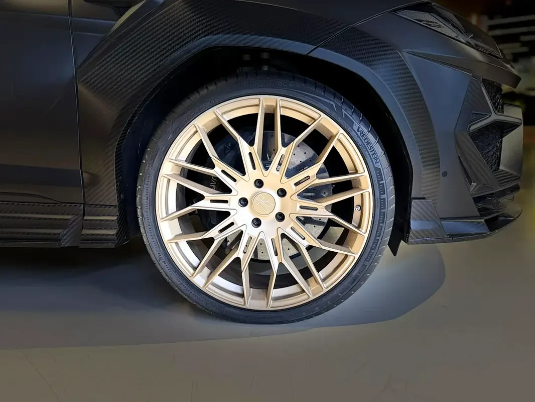 Lamborghini Urus 4.0 AT AWD (650 hp) - 11