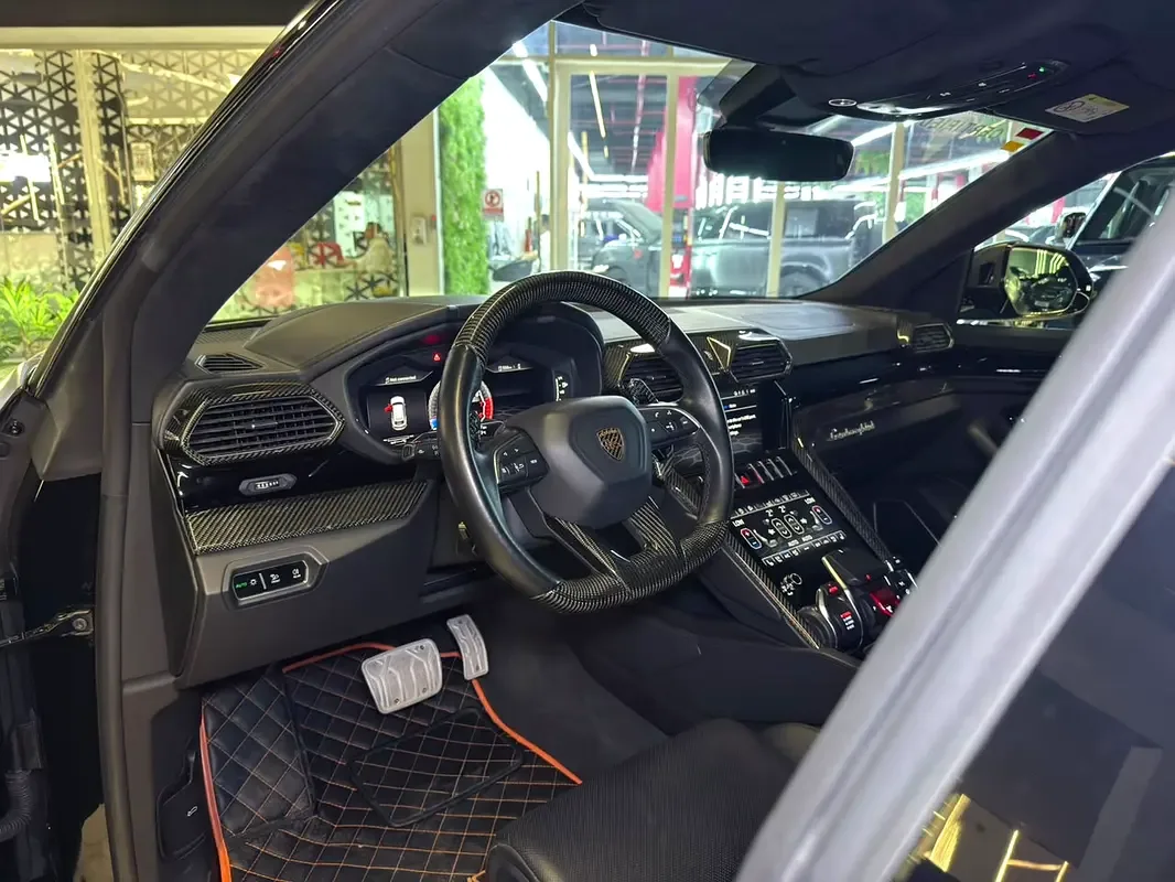 Lamborghini Urus 4.0 AT AWD (650 hp) - 16