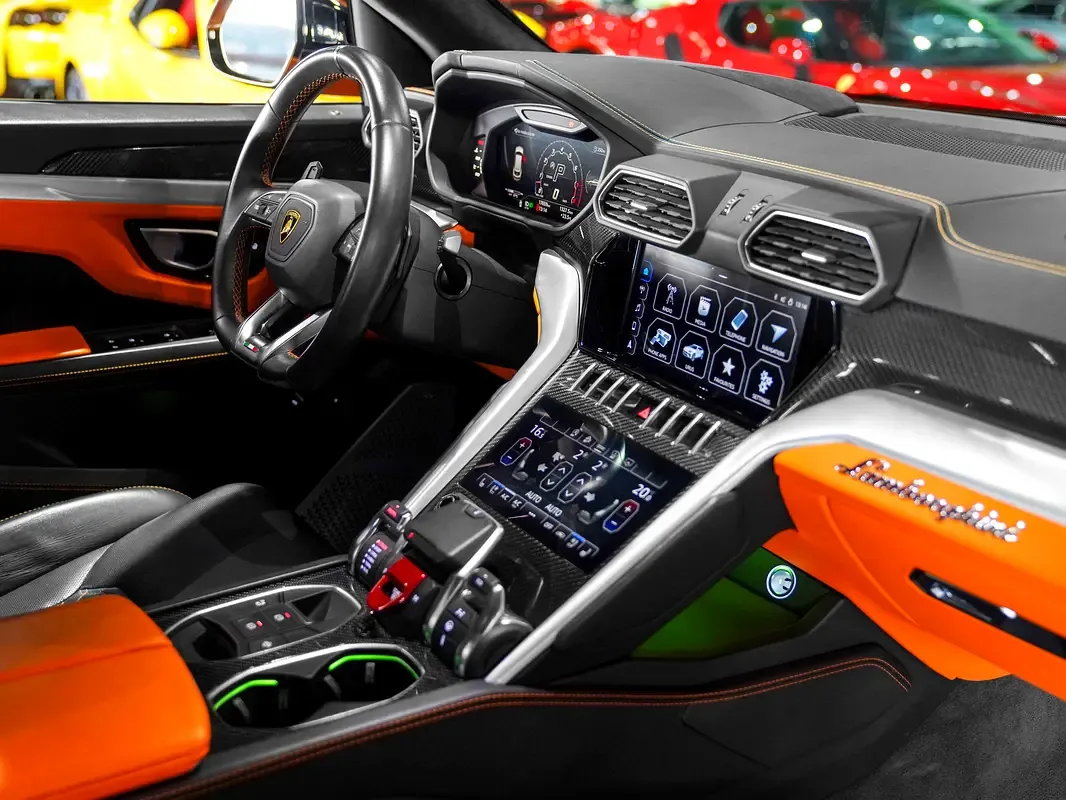 Lamborghini Urus 4.0 AT AWD (650 hp) - 12