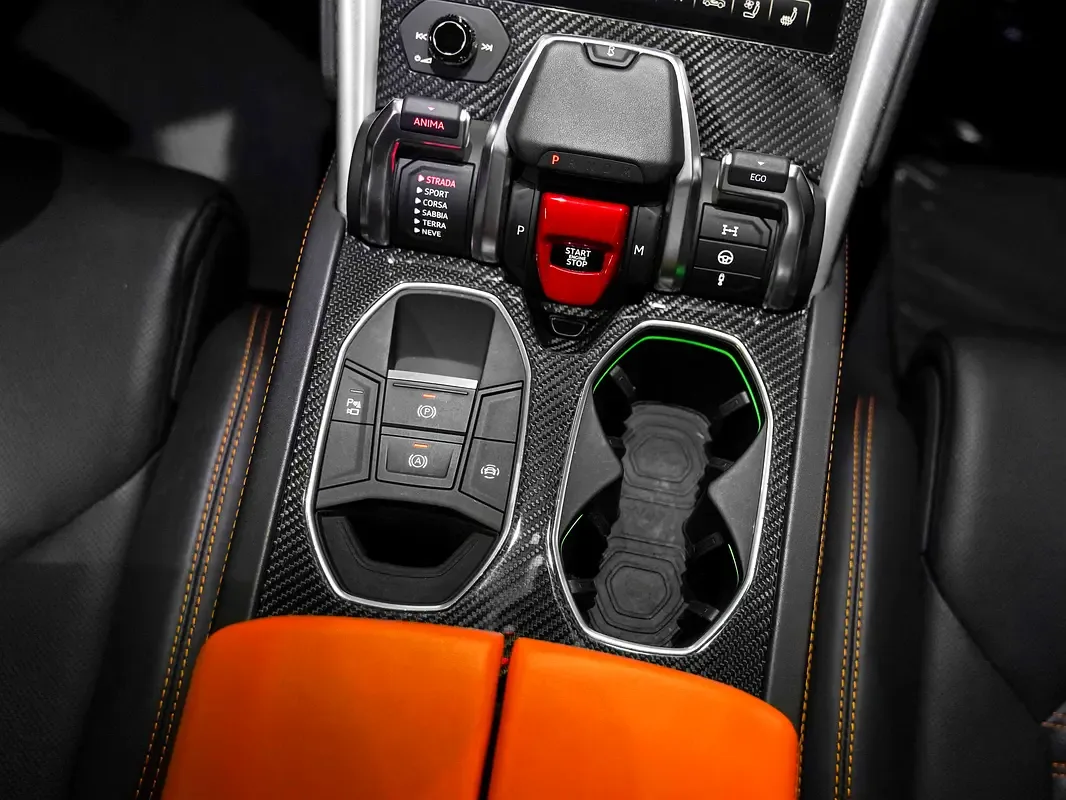 Lamborghini Urus 4.0 AT AWD (650 hp) - 17