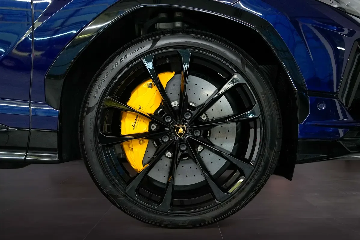 Lamborghini Urus 4.0 AT AWD (650 hp) - 4