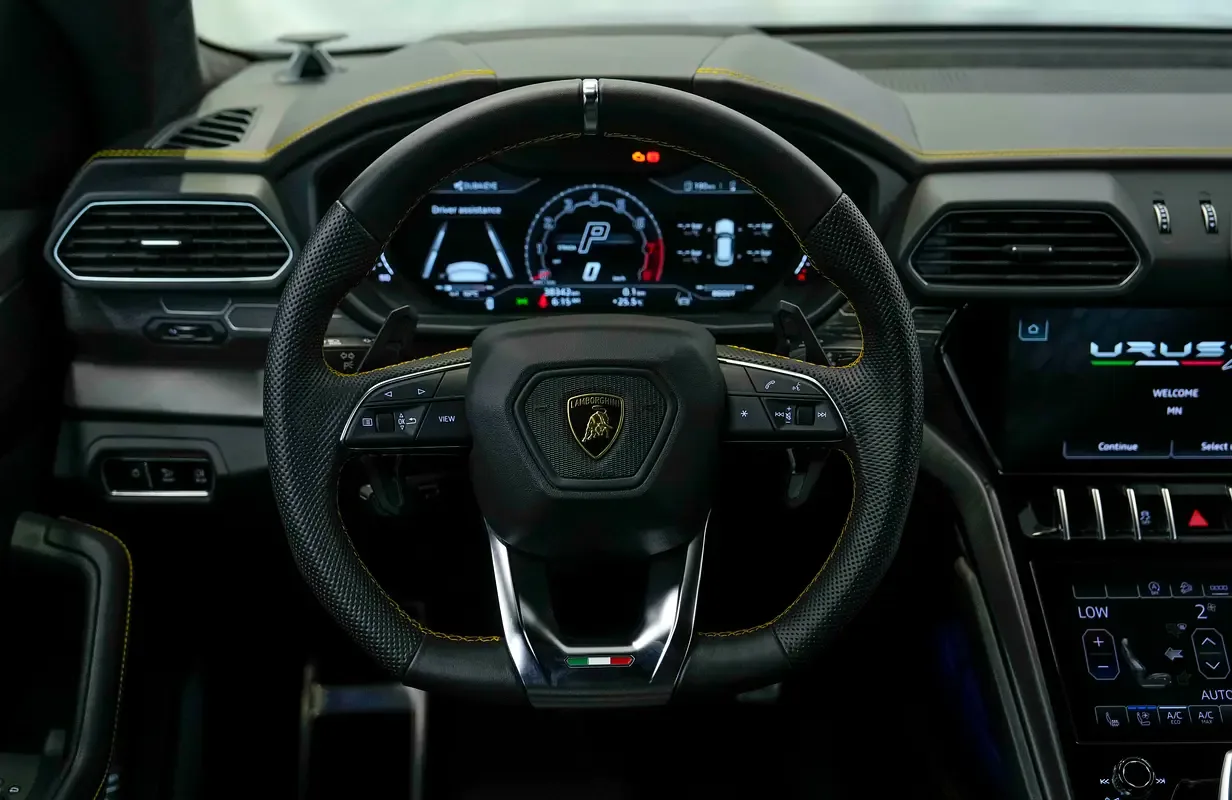 Lamborghini Urus 4.0 AT AWD (650 hp) - 11
