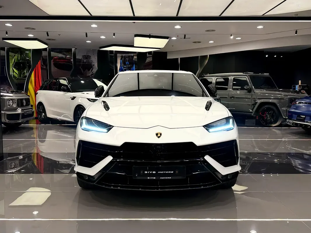 Lamborghini Urus 4.0 AT AWD (666 hp)