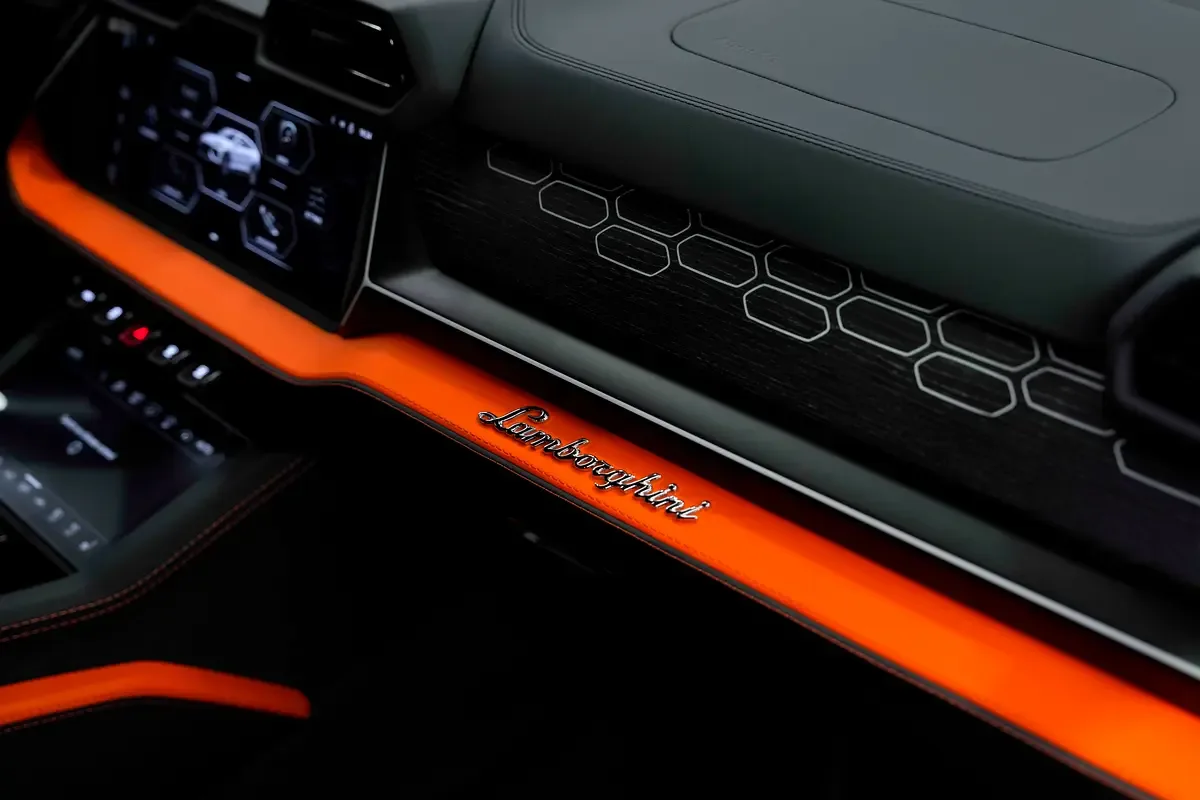 Lamborghini Urus 4.0 AT AWD (666 حصان) - 11