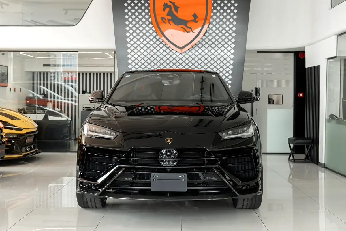 Lamborghini Urus 4.0 AT AWD (666 hp) - 2
