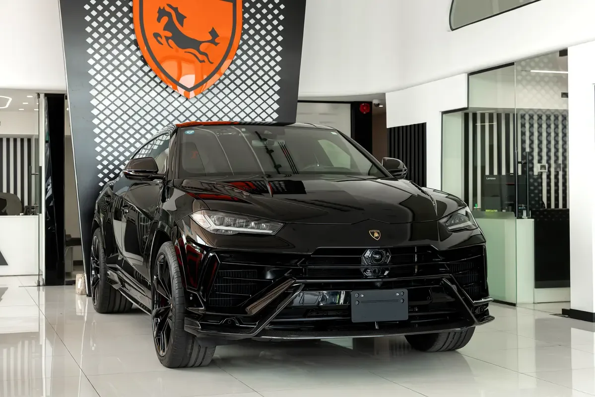 Lamborghini Urus 4.0 AT AWD (666 hp)