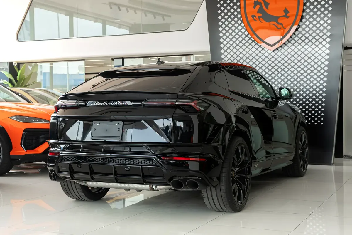 Lamborghini Urus 4.0 AT AWD (666 hp) - 4