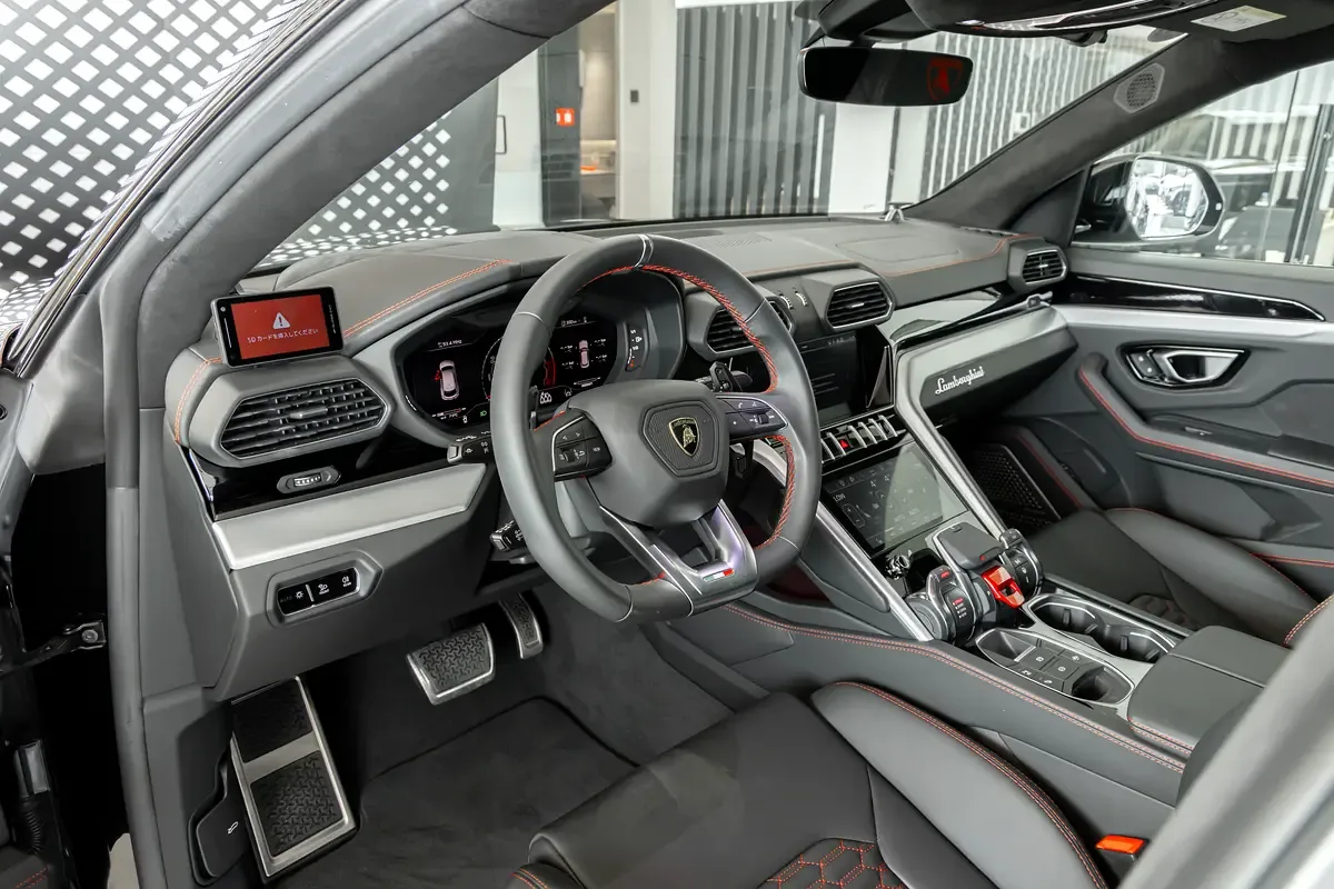 Lamborghini Urus 4.0 AT AWD (666 hp) - 10