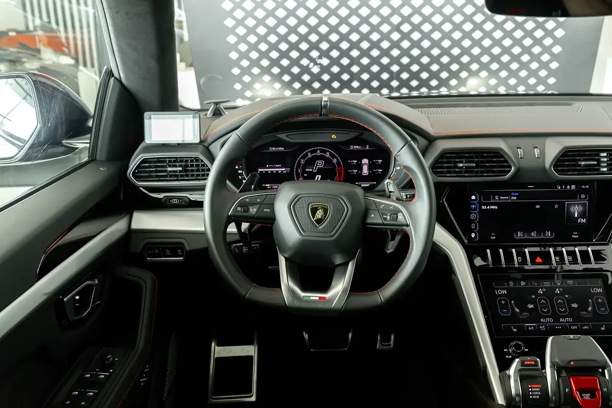 Lamborghini Urus 4.0 AT AWD (666 hp) - 12