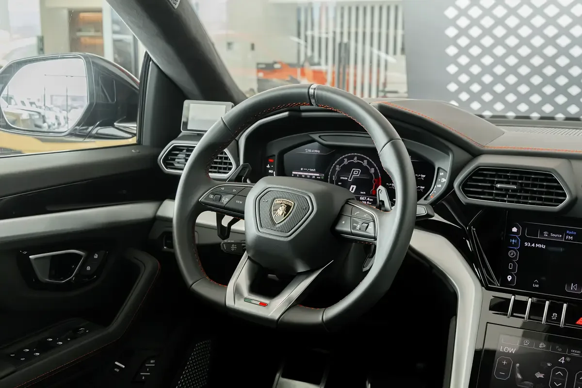 Lamborghini Urus 4.0 AT AWD (666 hp) - 19