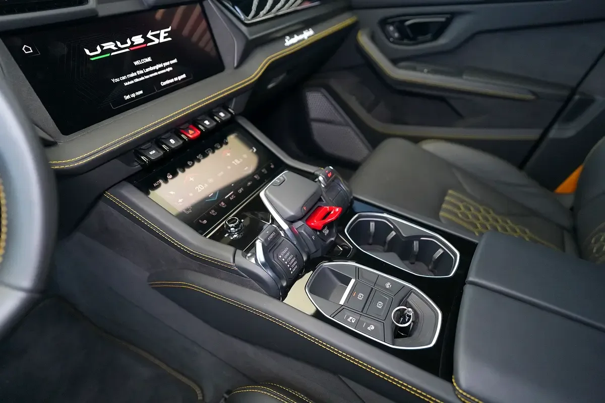 Lamborghini Urus 4.0 AT AWD (666 hp) - 8