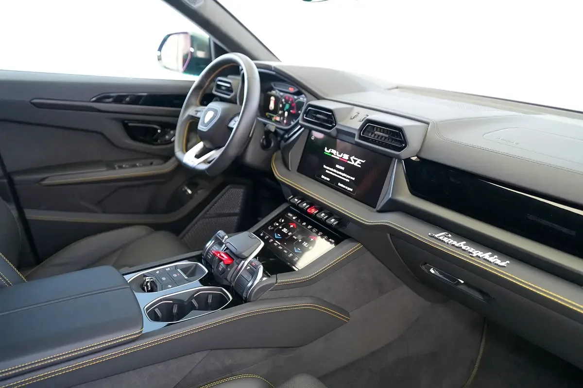 Lamborghini Urus 4.0 AT AWD (666 hp) - 12