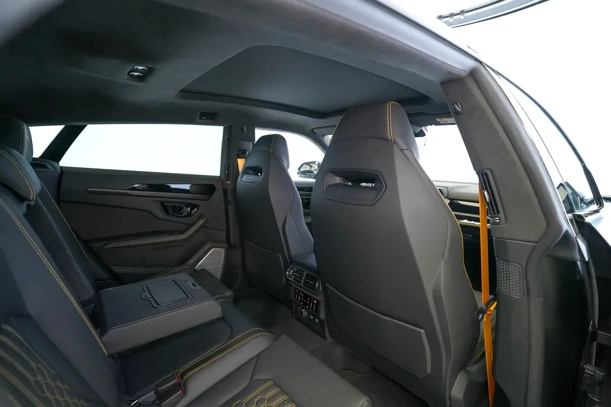 Lamborghini Urus 4.0 AT AWD (666 hp) - 16