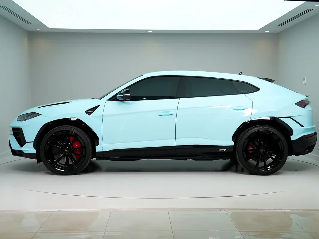 Lamborghini Urus 4.0 AT AWD (666 حصان) - 3