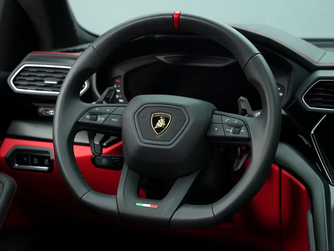 Lamborghini Urus 4.0 AT AWD (666 حصان) - 12