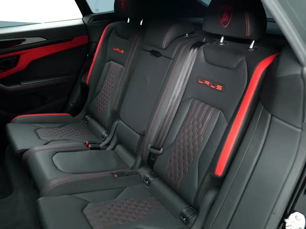Lamborghini Urus 4.0 AT AWD (666 حصان) - 17