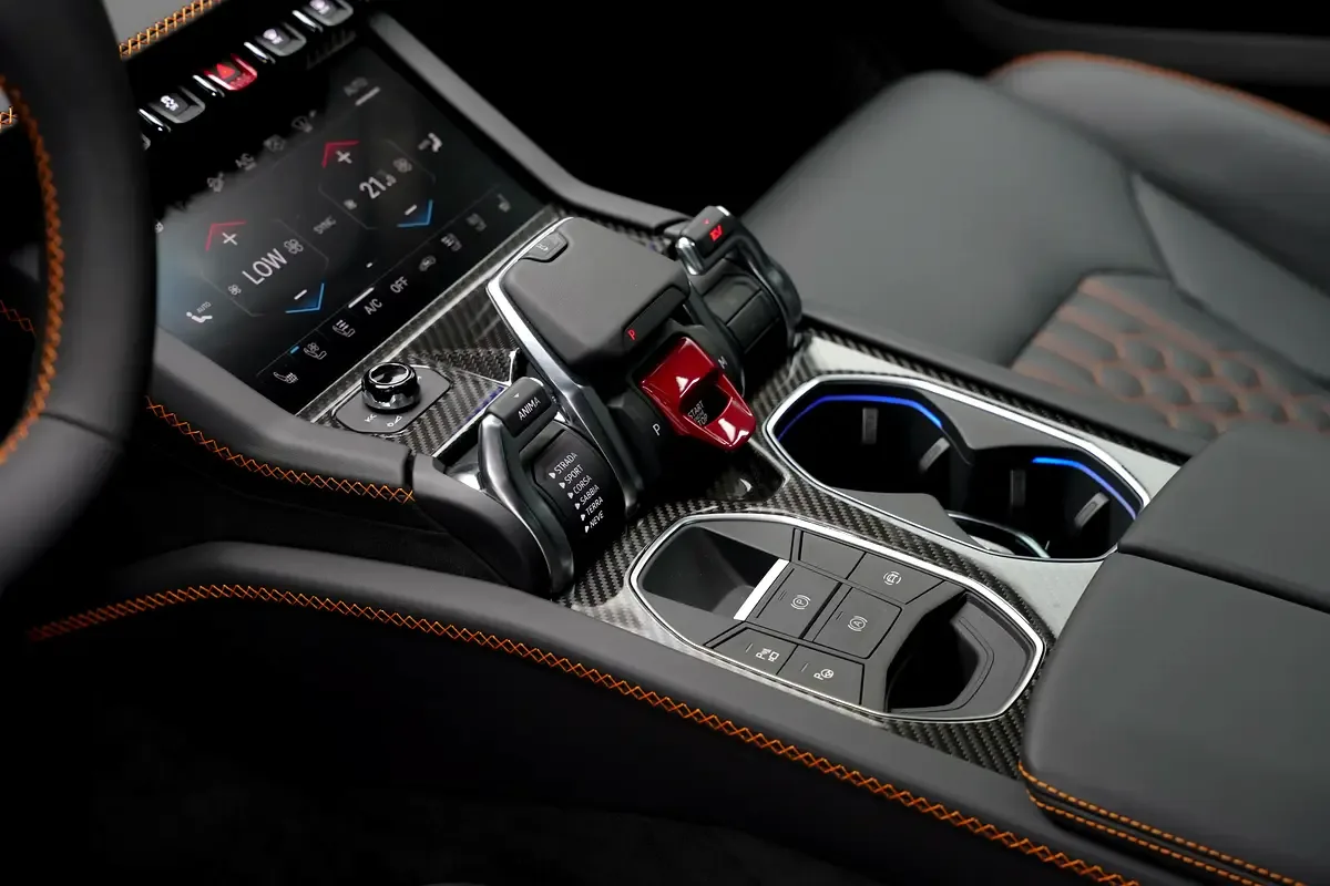 Lamborghini Urus 4.0 AT AWD (666 حصان) - 7