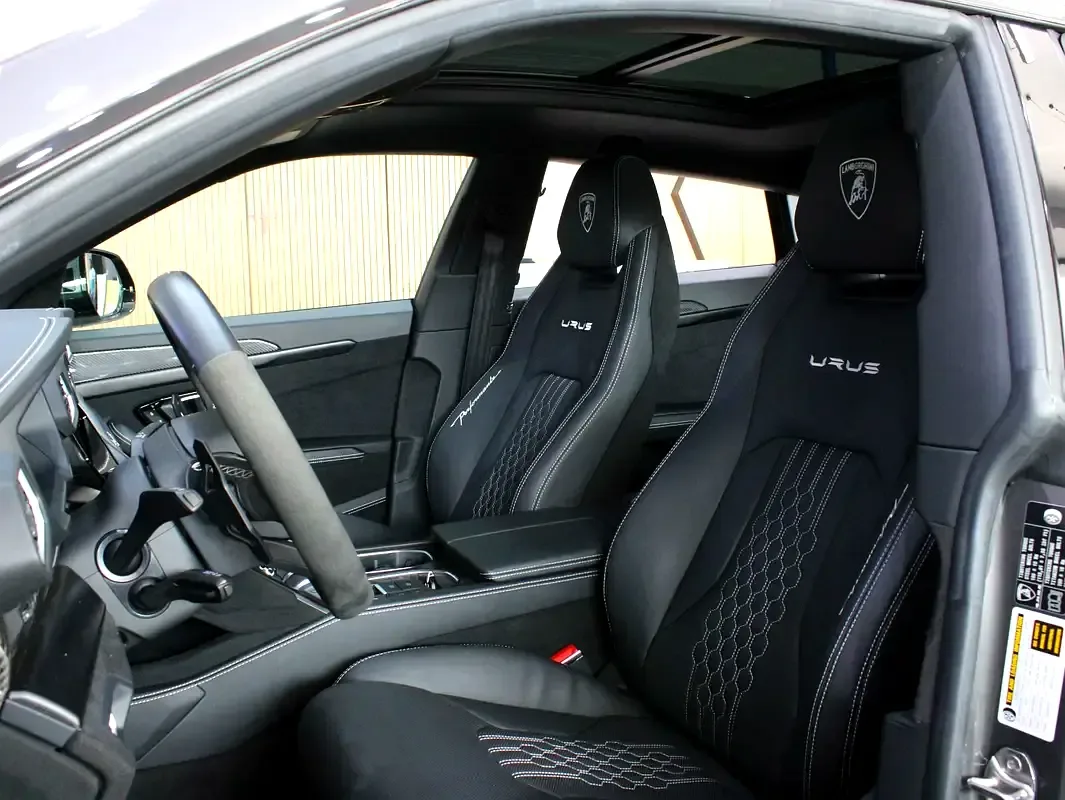 Lamborghini Urus 4.0 AT AWD (666 حصان) - 10